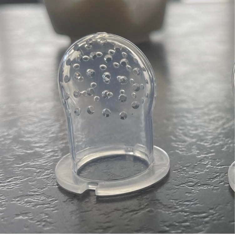 Extra pouches for feeder/teether